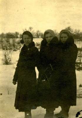Obraz pod tytułem "Kazimiera Muszałowska, Zofia Łuczajowa, Helena Orzechowska"